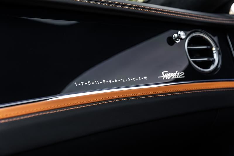 Bentley Flying Spur  2024 à Vancouver, Colombie-Britannique