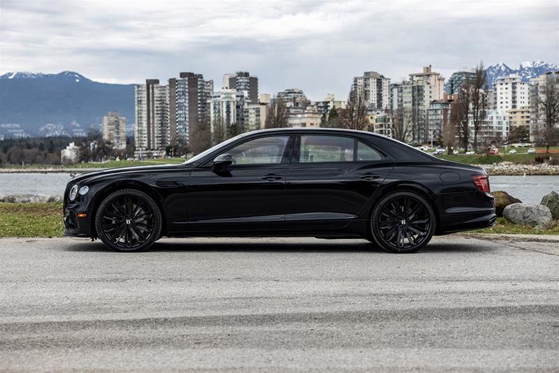 Bentley Flying Spur  2025 à Vancouver, Colombie-Britannique