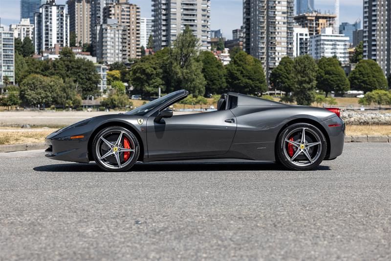 Ferrari 458 Spider  2014 à Vancouver, Colombie-Britannique