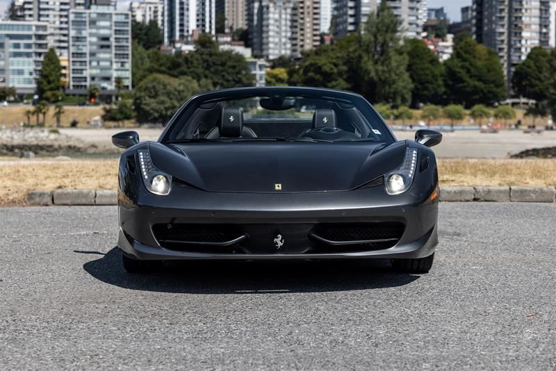 Ferrari 458 Spider  2014 à Vancouver, Colombie-Britannique