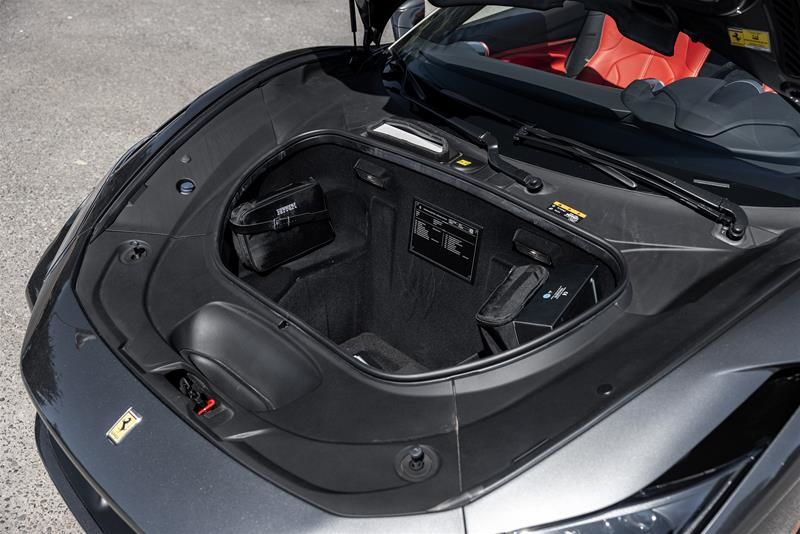 Ferrari F8  2021 à Vancouver, Colombie-Britannique