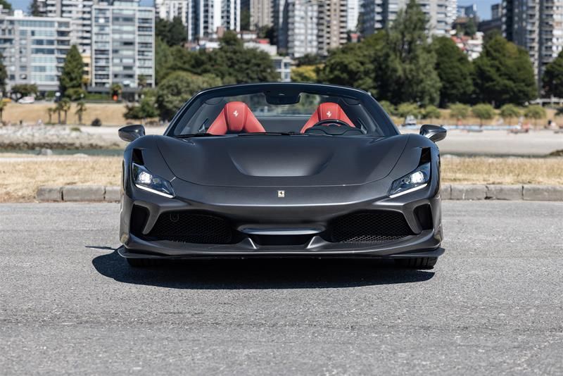 Ferrari F8  2021 à Vancouver, Colombie-Britannique