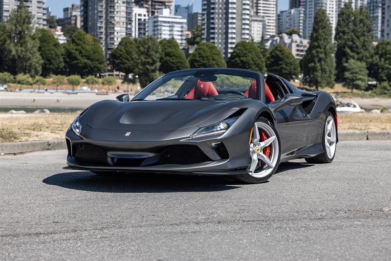Ferrari F8  2021 à Vancouver, Colombie-Britannique
