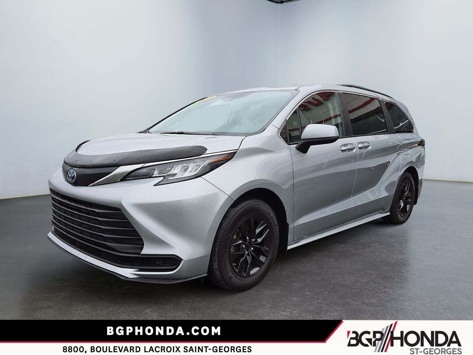 2023 Toyota Sienna LE AWD HYBRID