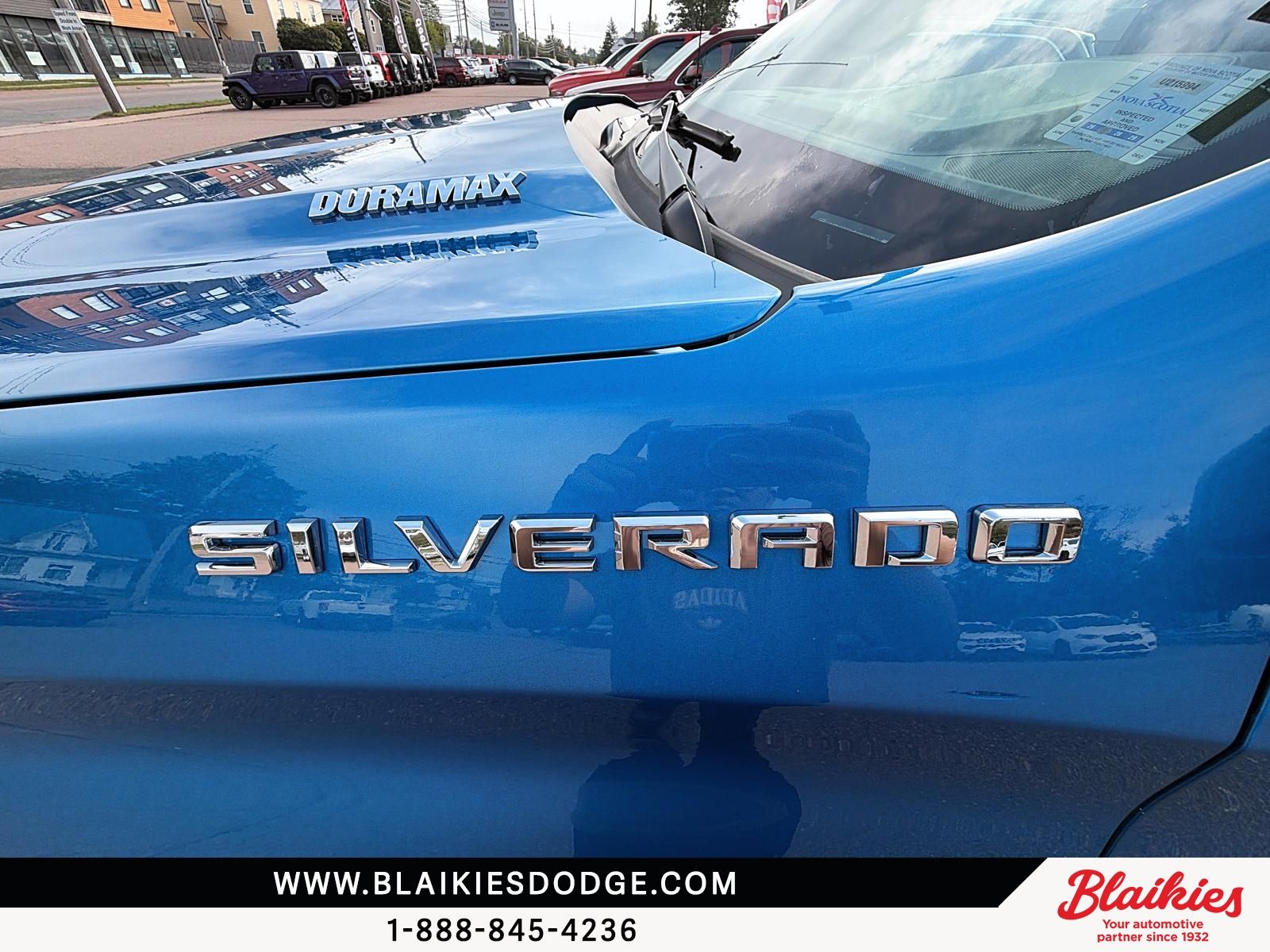 Photo 2023 Chevrolet Silverado 1500 RST #6