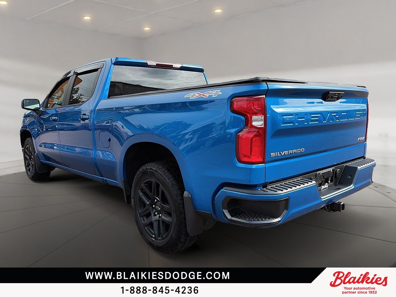 Photo 2023 Chevrolet Silverado 1500 RST #4