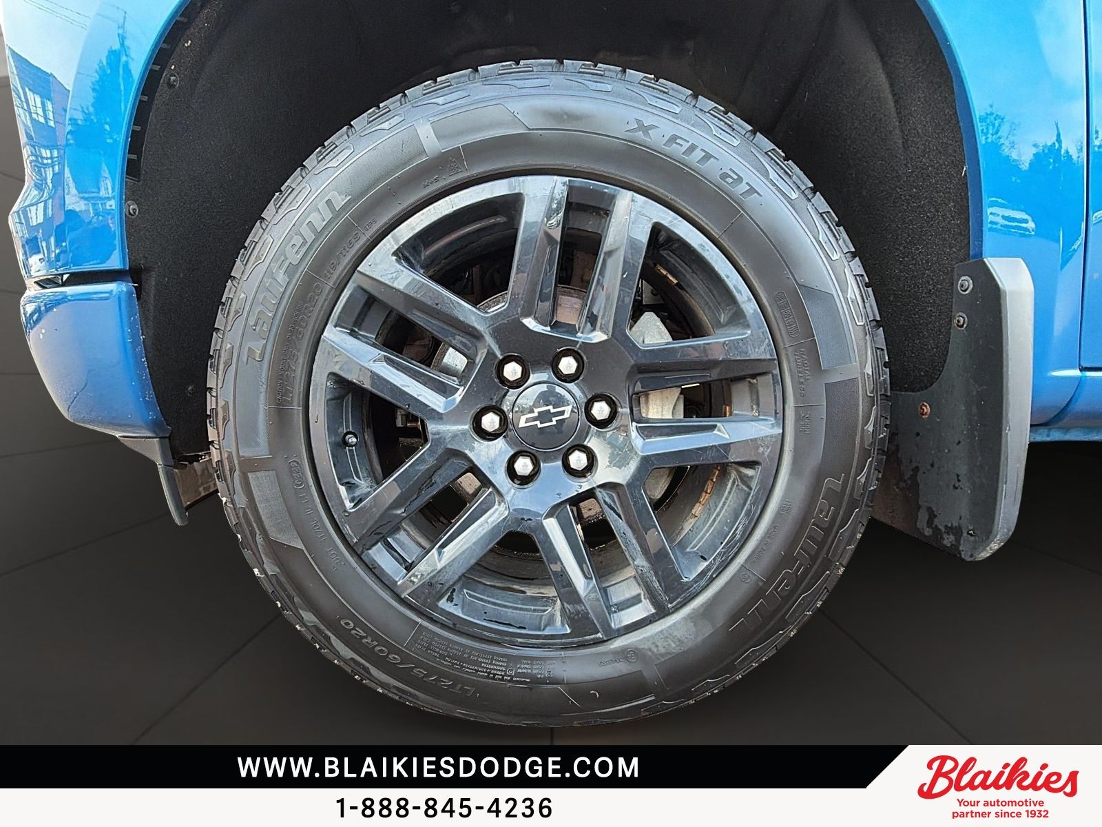 Photo 2023 Chevrolet Silverado 1500 RST #7