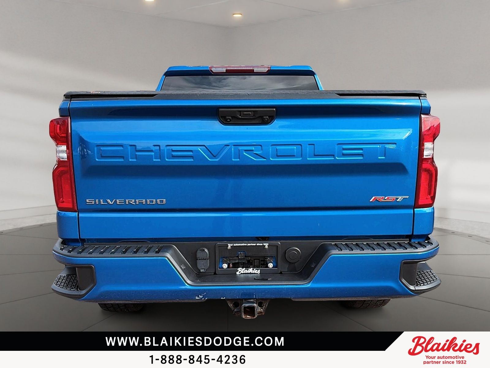 Photo 2023 Chevrolet Silverado 1500 RST #3