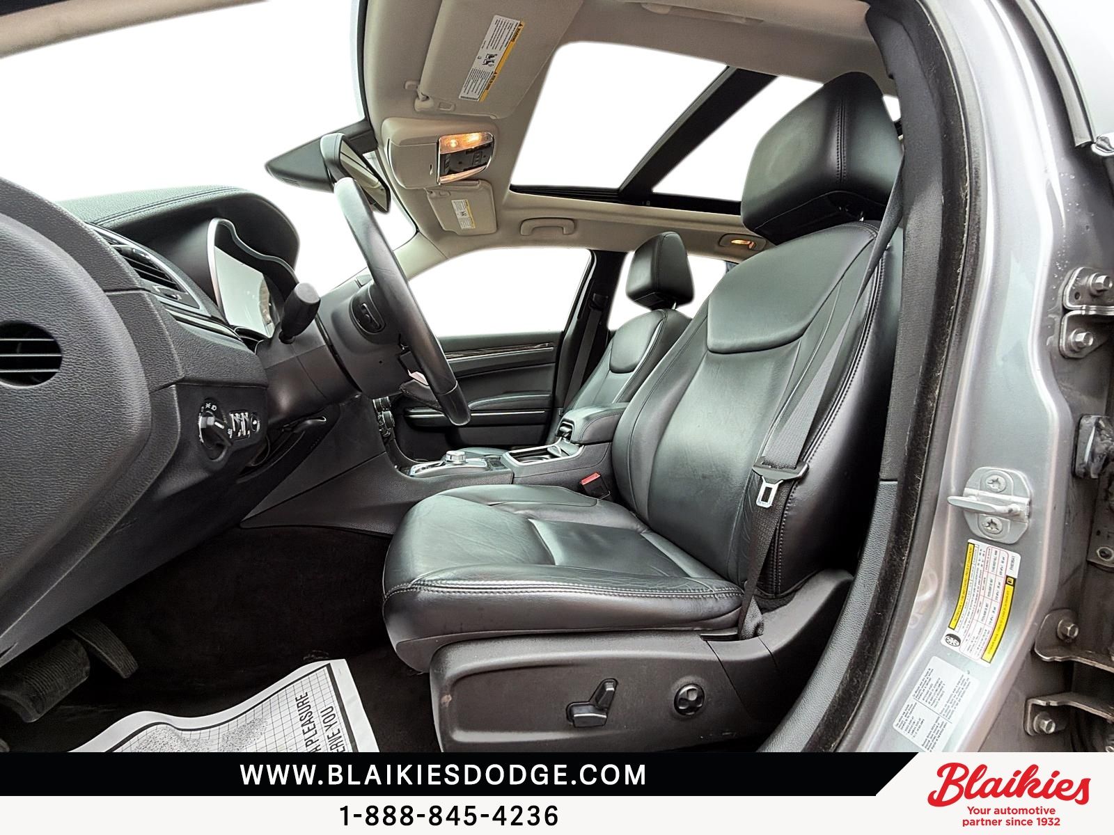 Photo Chrysler 300 Touring 2015 #8