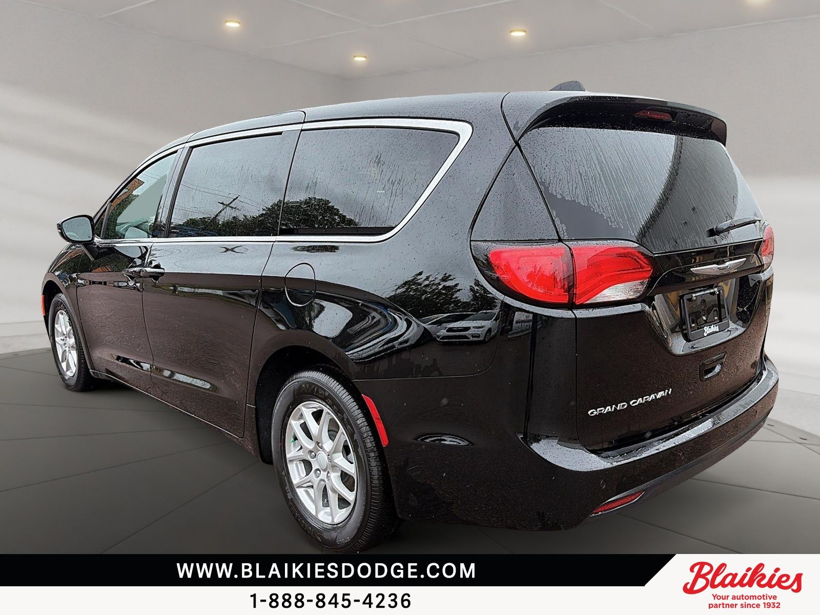 Photo 2027 Chrysler Grand Caravan SXT #4