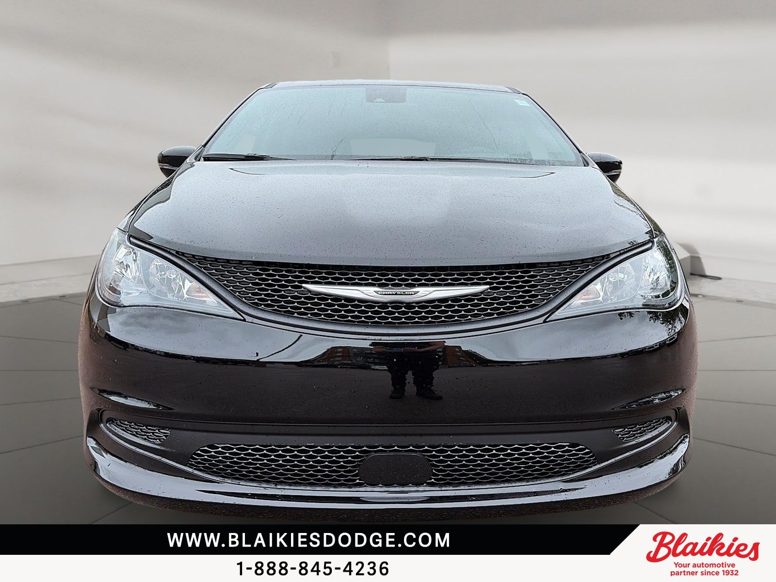 Photo 2027 Chrysler Grand Caravan SXT #2
