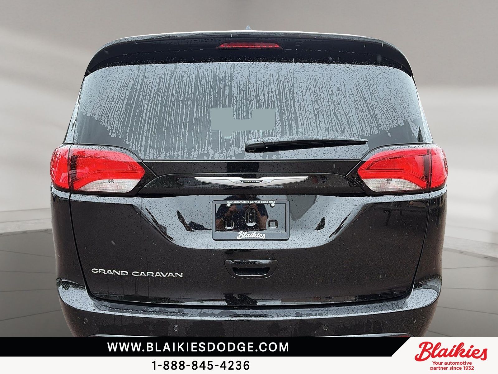 Photo 2027 Chrysler Grand Caravan SXT #3