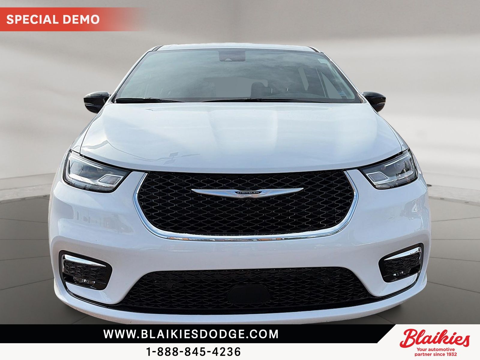 Photo 2025 Chrysler Pacifica Select #2