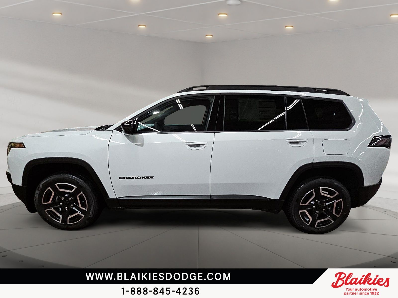 Photo 2026 Jeep Cherokee LAREDO #5