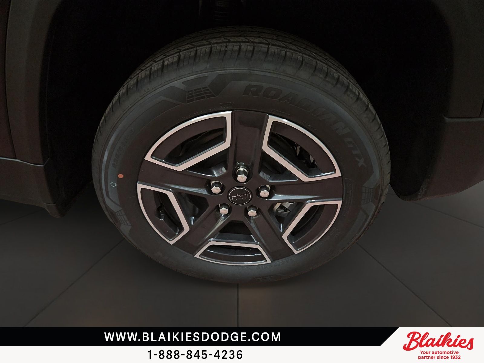 Photo Jeep Cherokee LAREDO 2026 #7