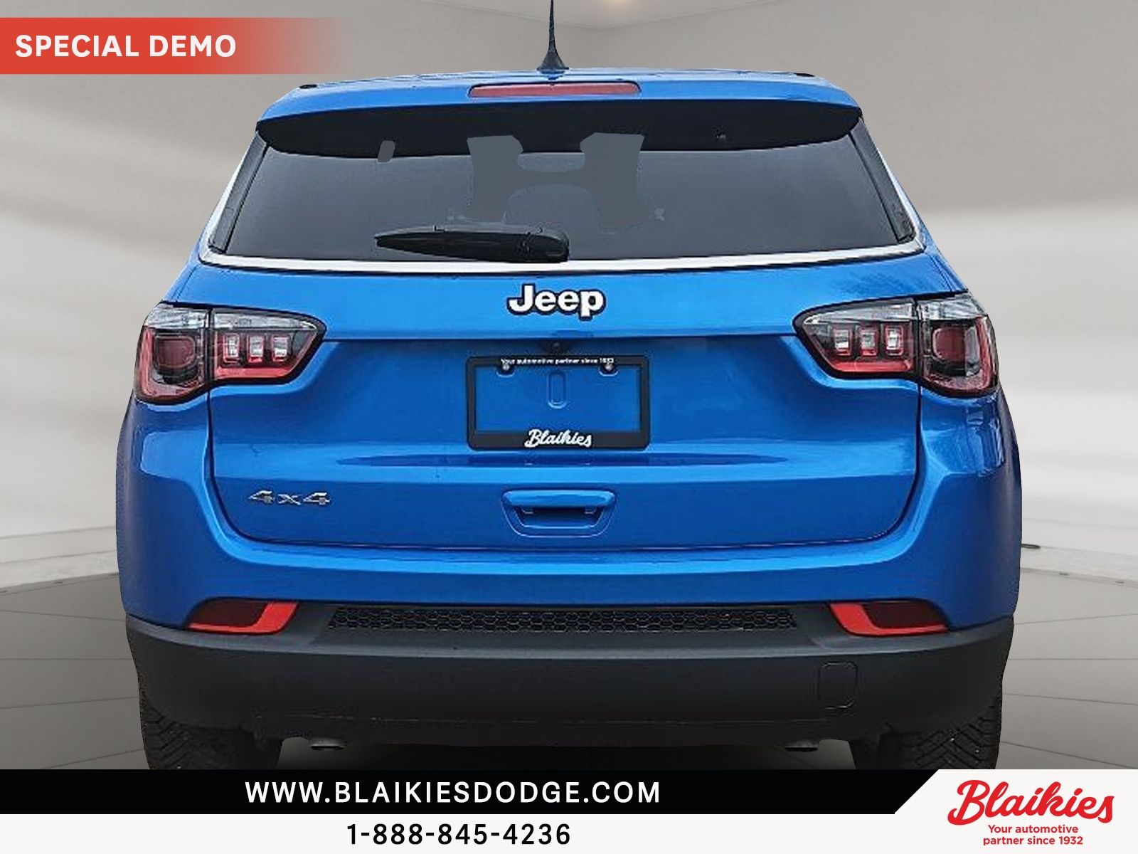 Photo 2025 Jeep Compass Sport #3