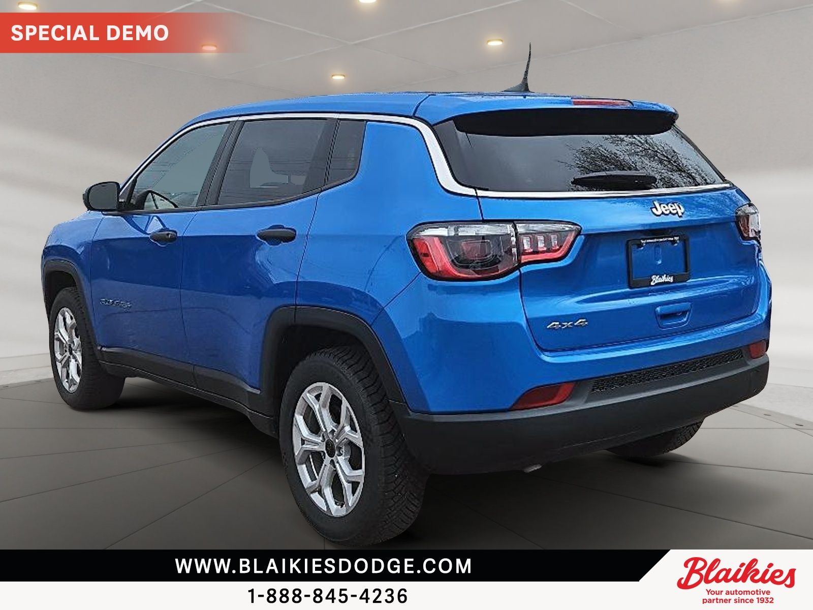 Photo 2025 Jeep Compass Sport #4