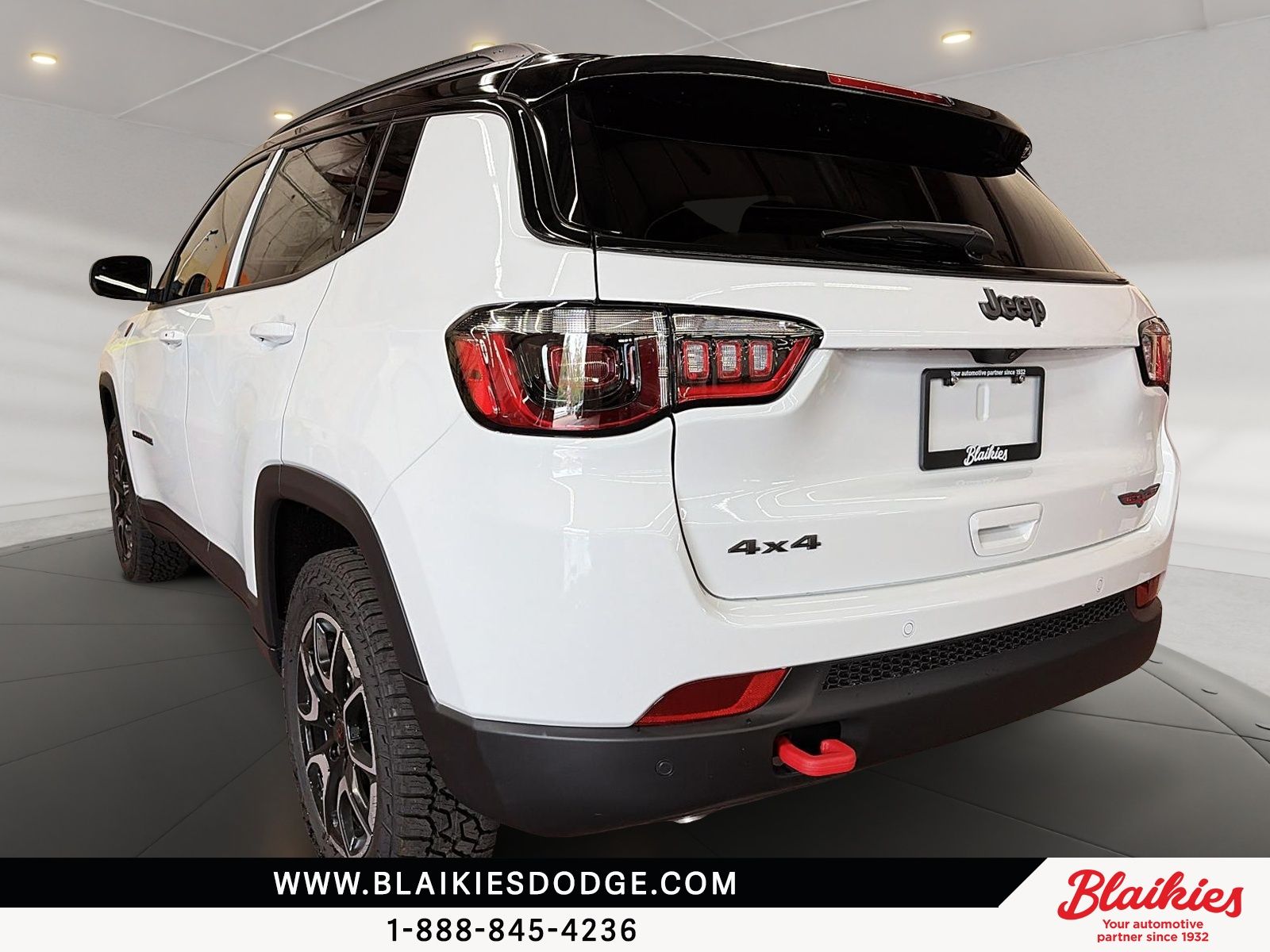 Photo 2026 Jeep Compass TRAILHAWK #4