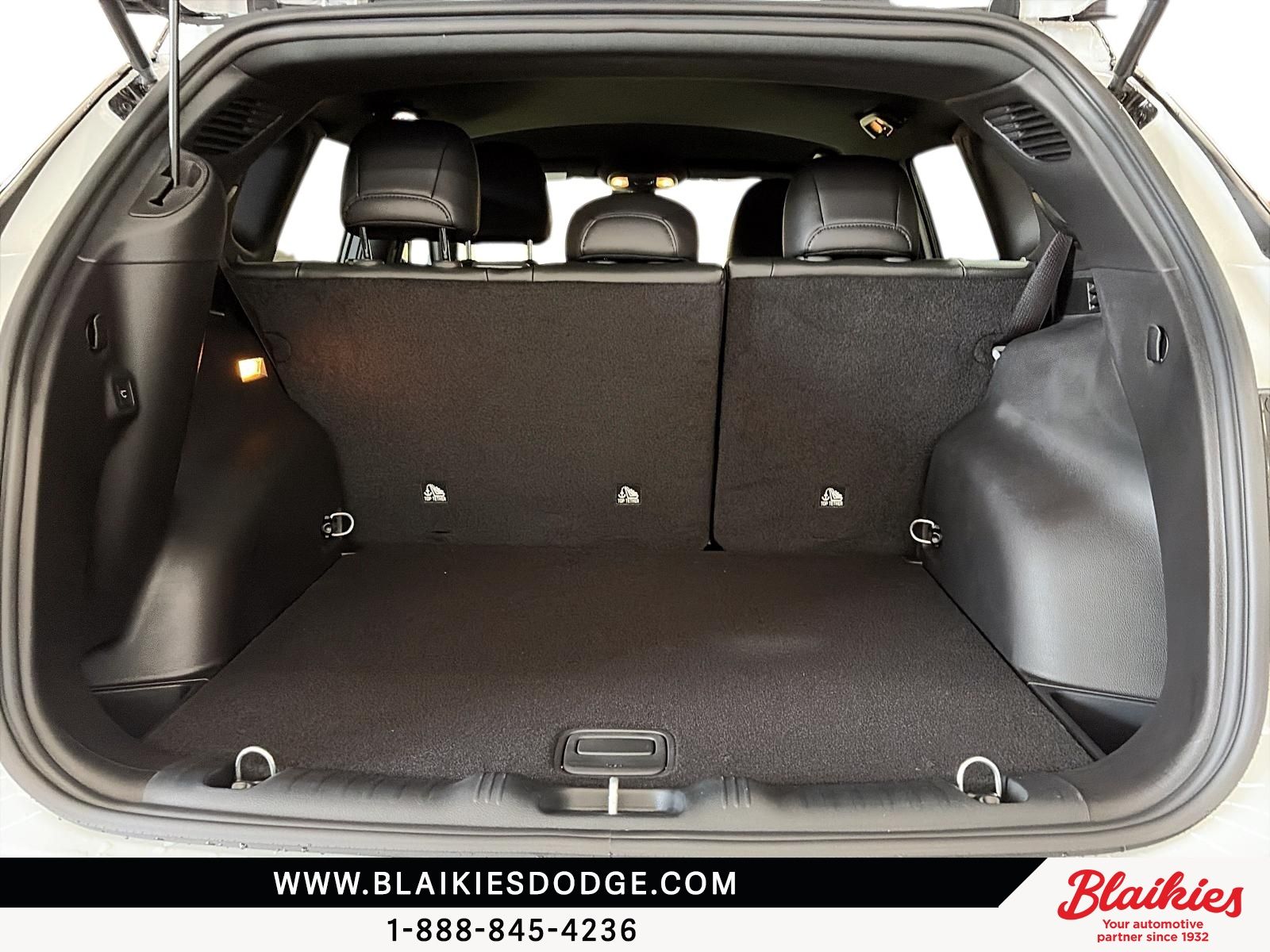 Photo 2026 Jeep Compass TRAILHAWK #6