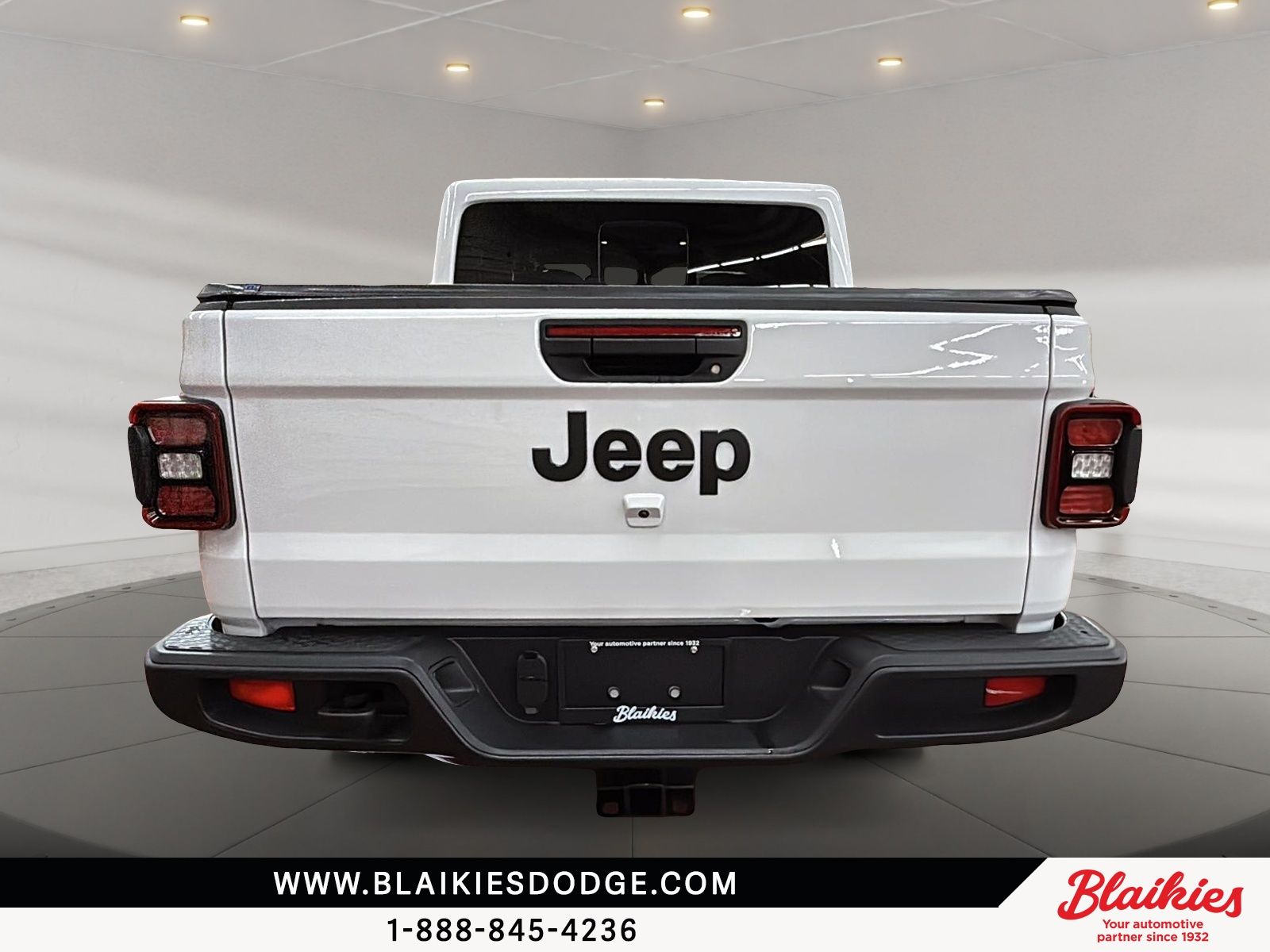 Photo Jeep Gladiator NIGHTHAWK 2026 #3