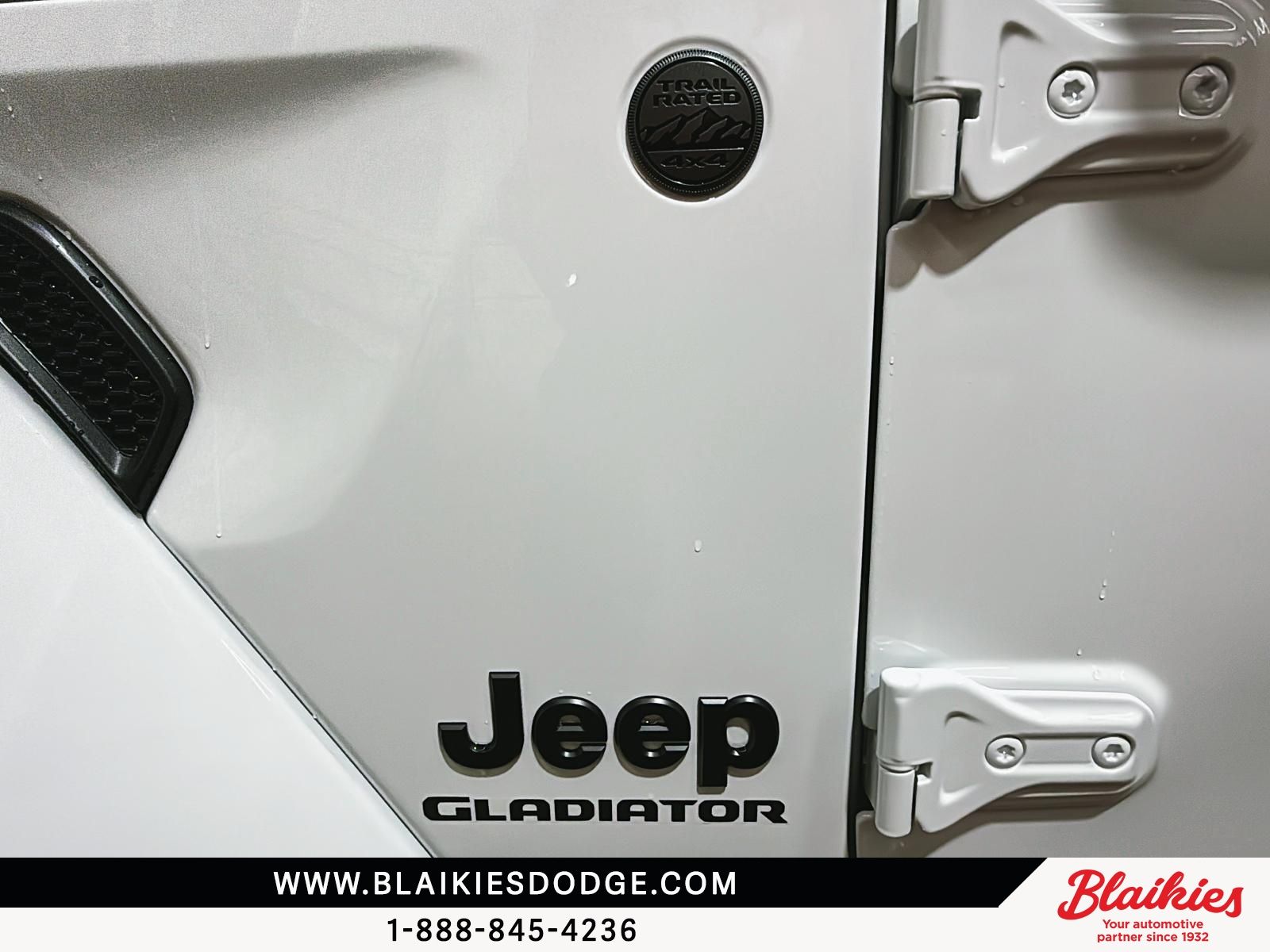 Photo Jeep Gladiator NIGHTHAWK 2026 #6