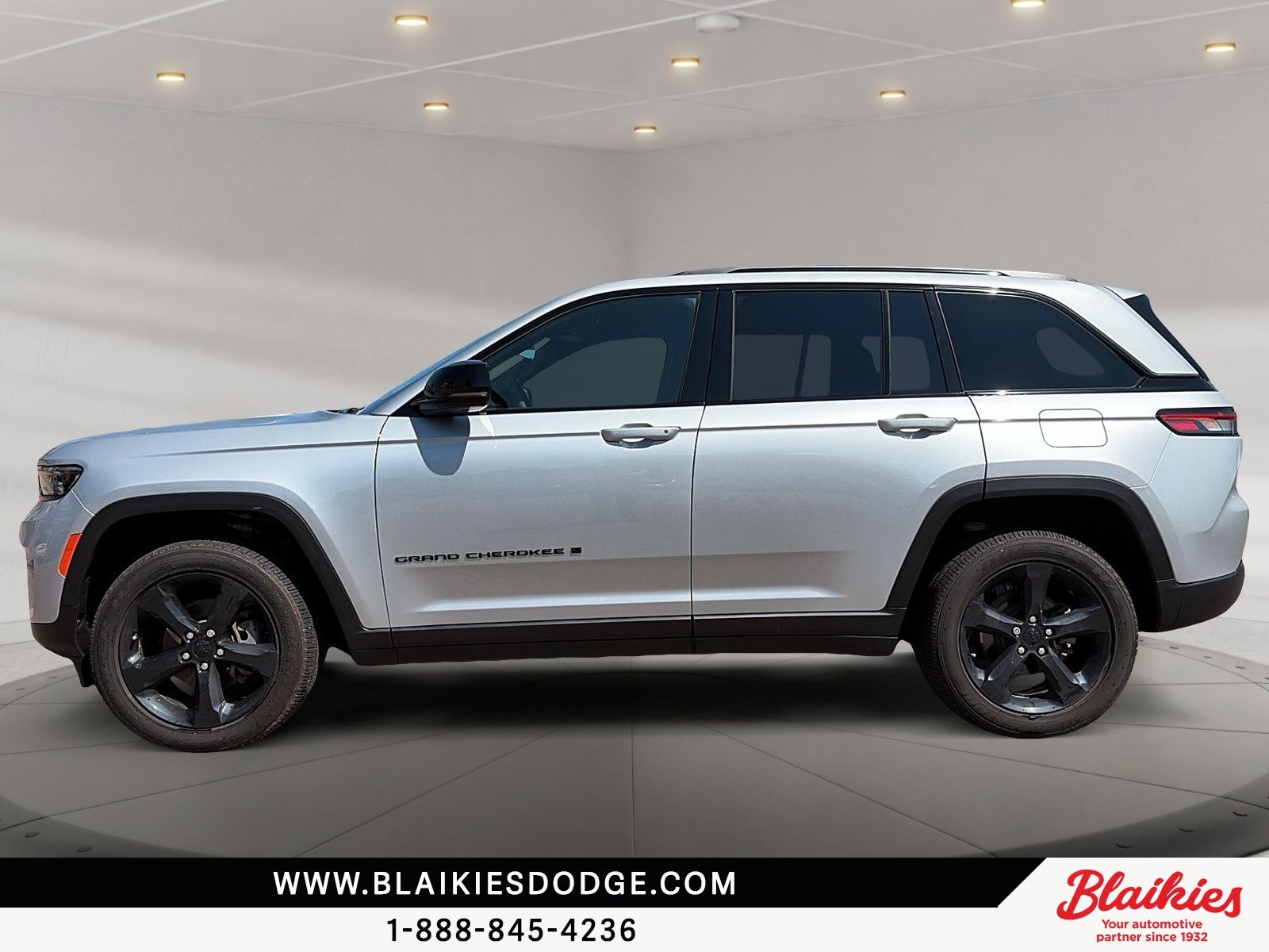 Photo 2025 Jeep Grand Cherokee Altitude #5