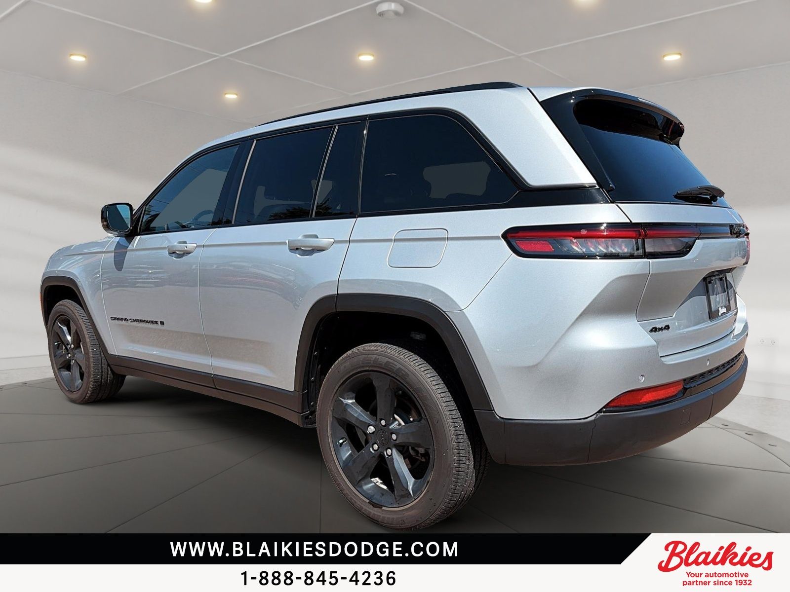 Photo 2025 Jeep Grand Cherokee Altitude #4