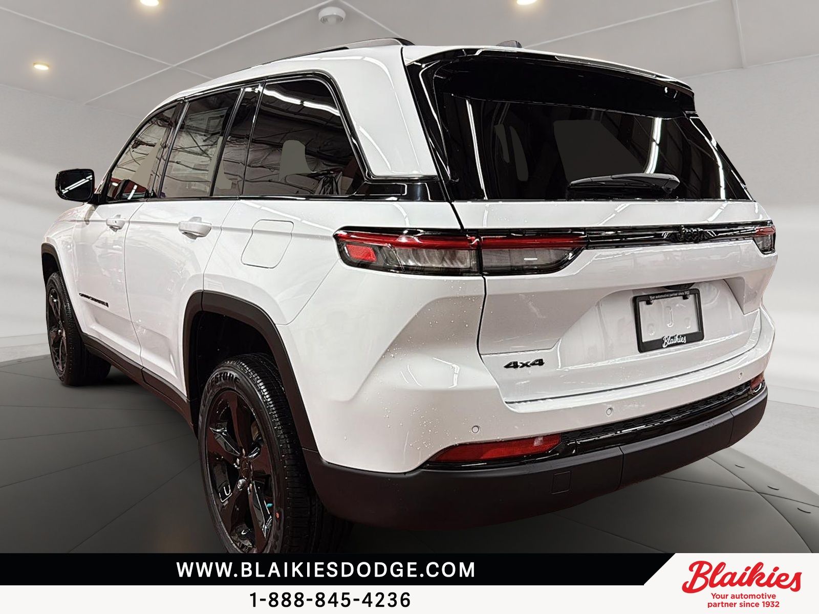 Photo 2025 Jeep Grand Cherokee Altitude #4