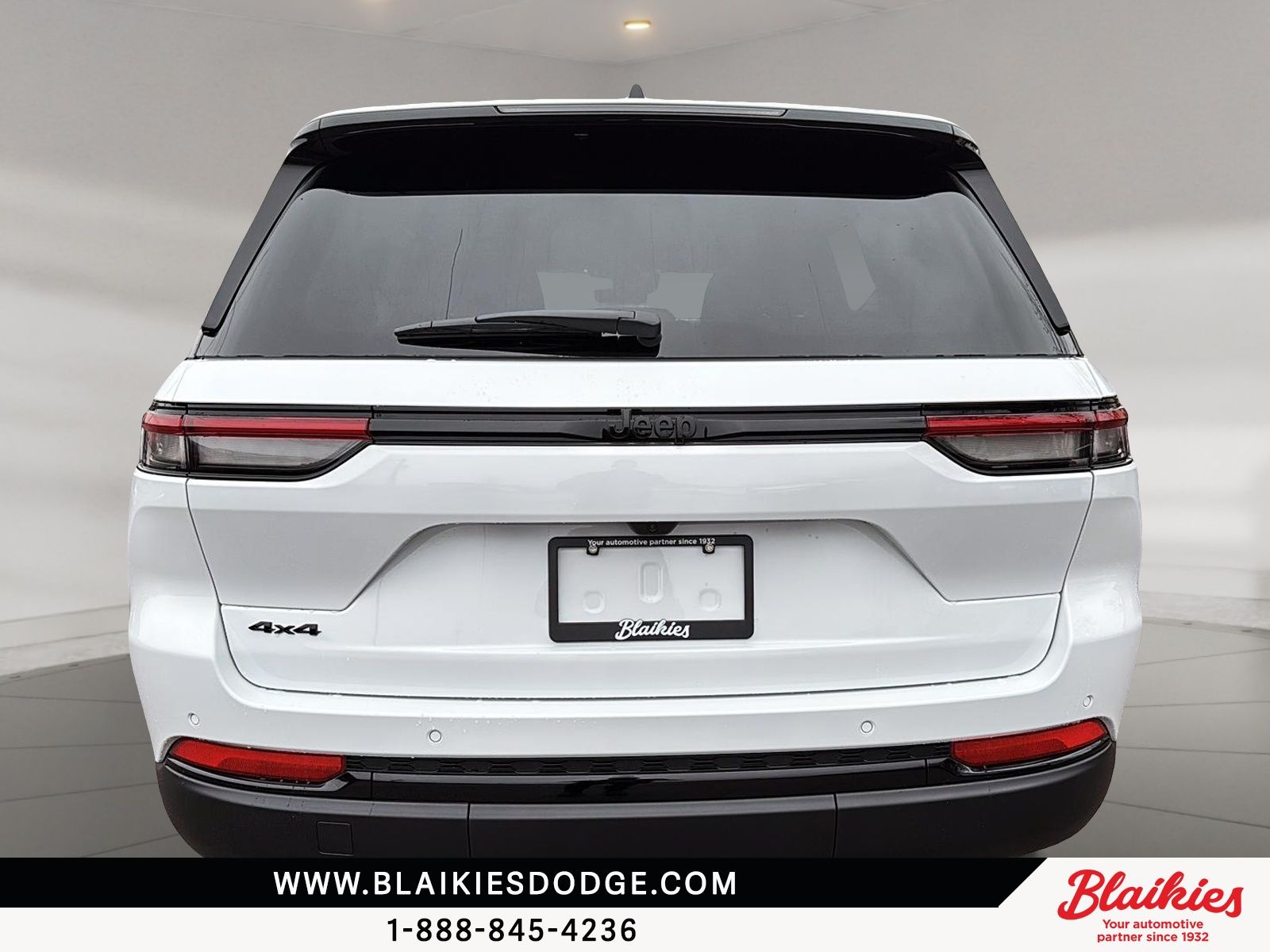 Photo 2025 Jeep Grand Cherokee Altitude #3