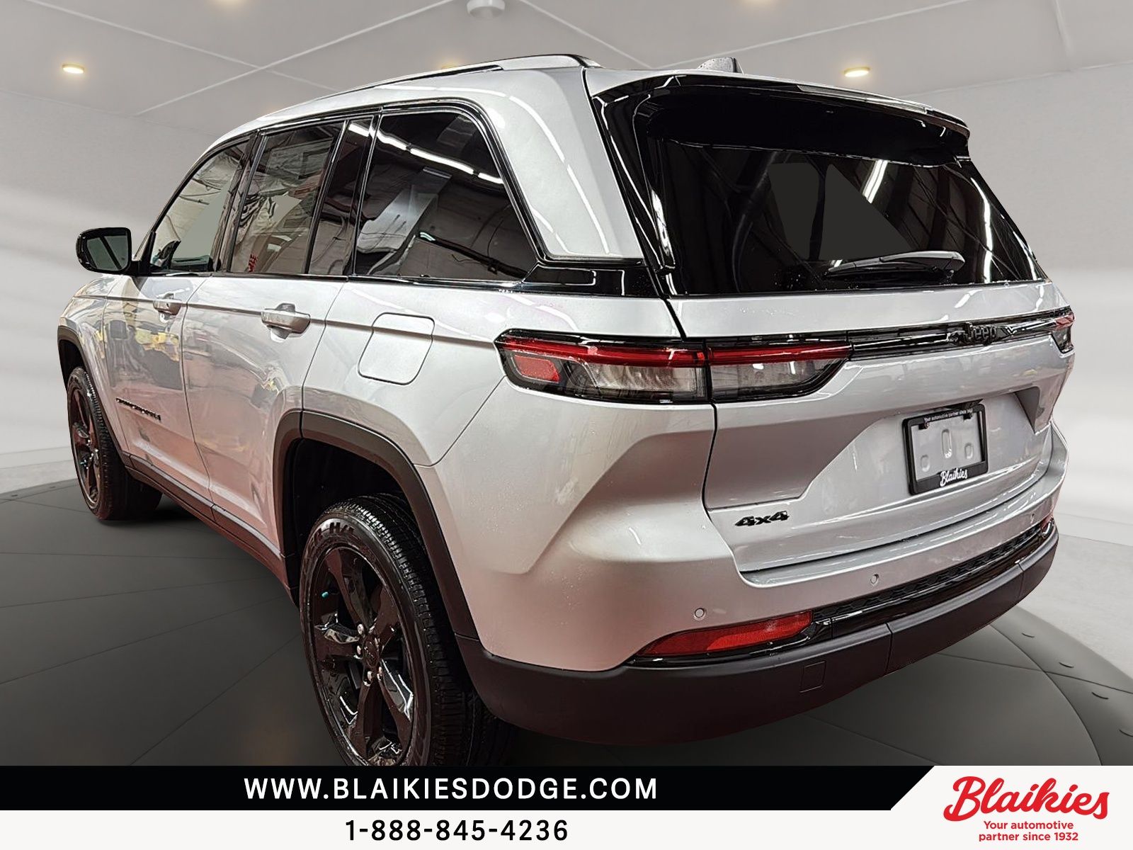 Photo 2025 Jeep Grand Cherokee Altitude #4