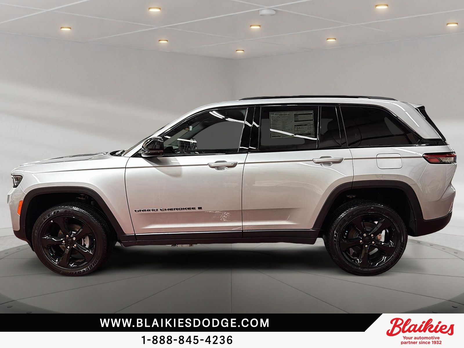 Photo 2025 Jeep Grand Cherokee Altitude #5