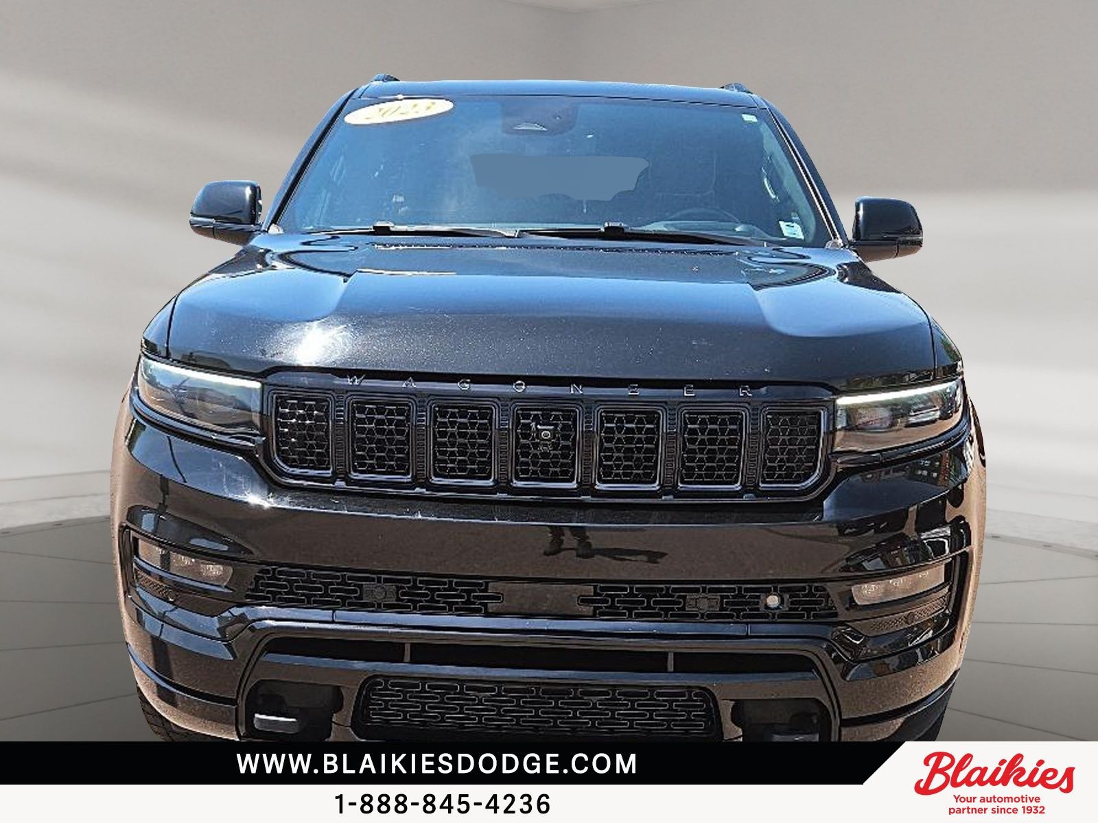 Photo Jeep Grand Wagoneer Series II Obsidian 2023 #2