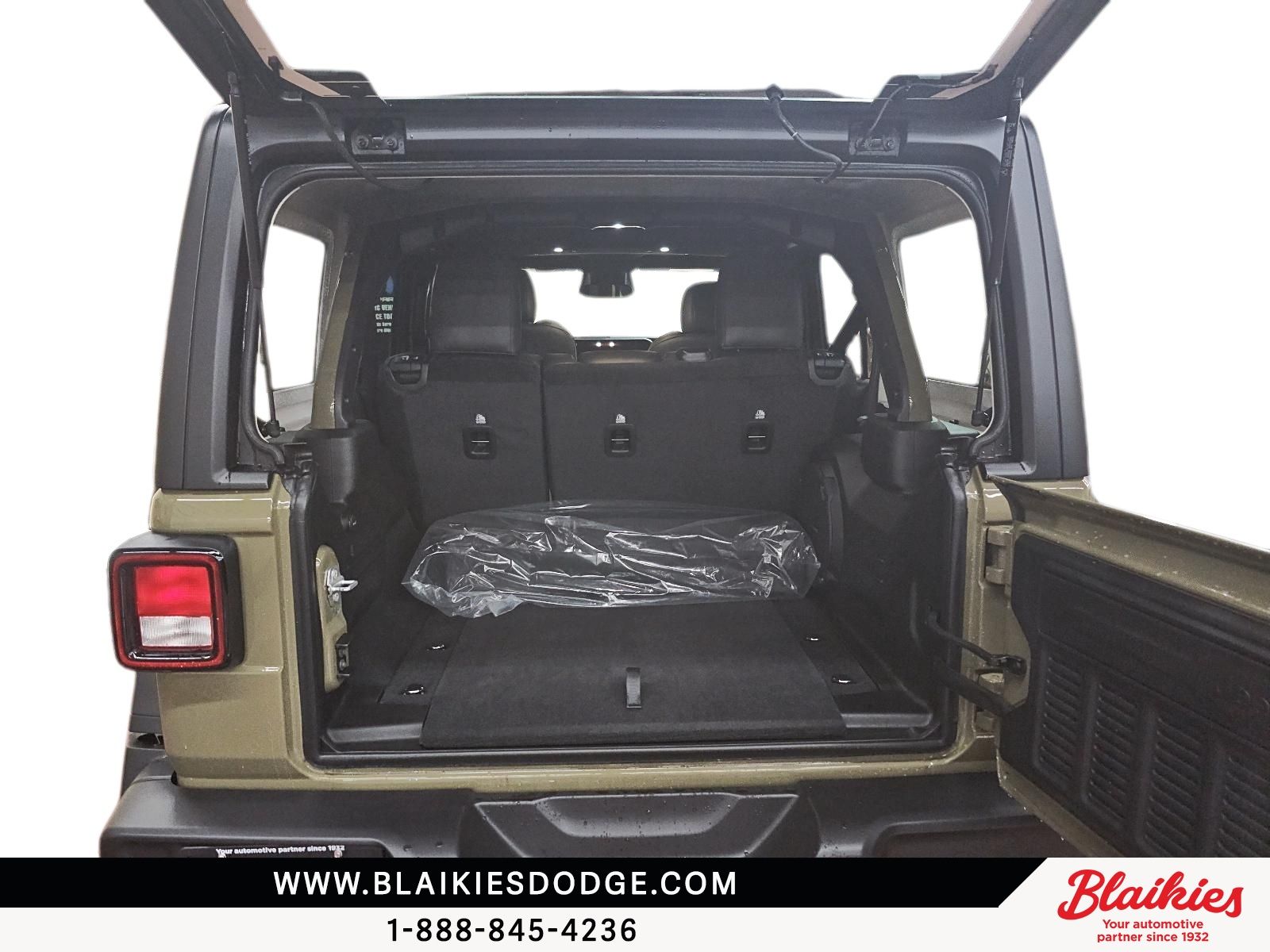 Photo 2026 Jeep Wrangler 4-Door WILLYS #6