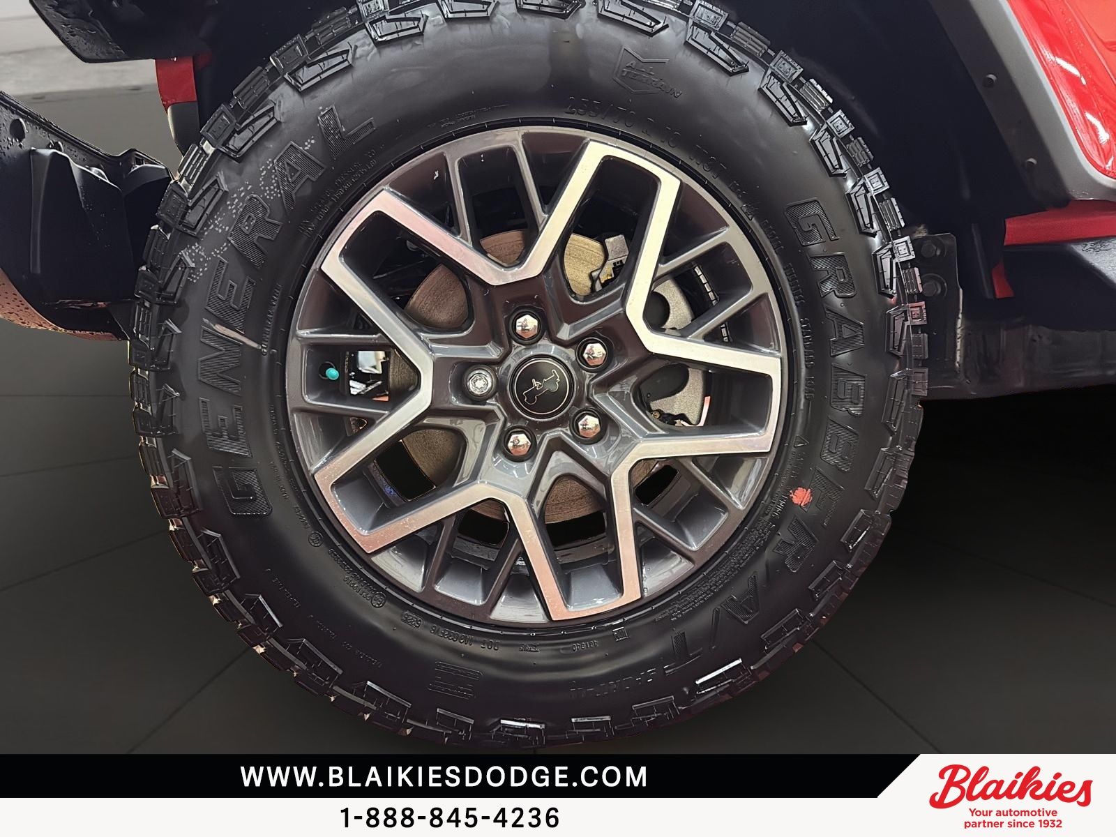 Photo 2026 Jeep Wrangler 4-Door SAHARA #7