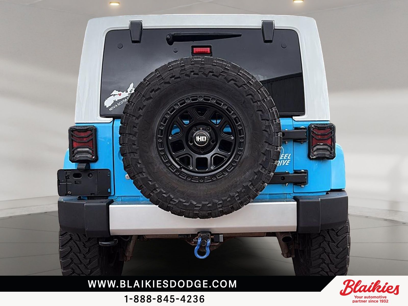 Photo 2017 Jeep Wrangler Unlimited Chief #3