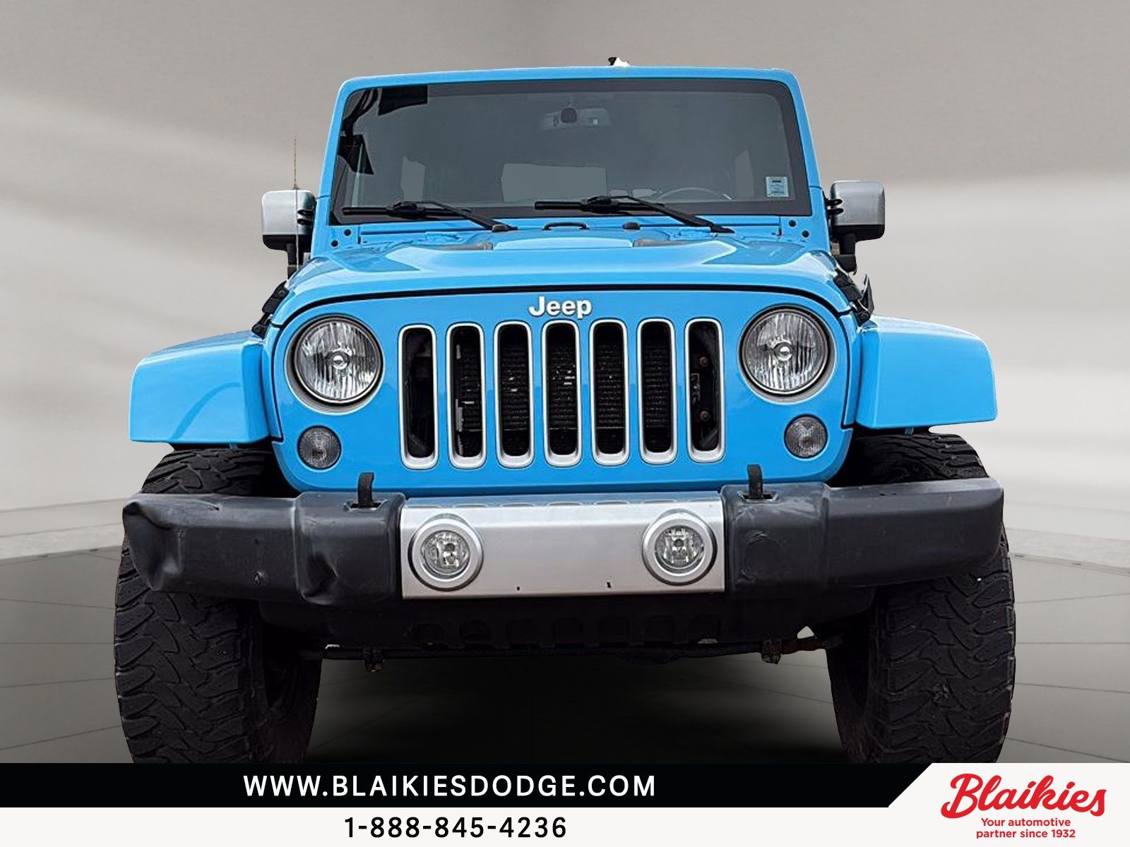Photo 2017 Jeep Wrangler Unlimited Chief #2