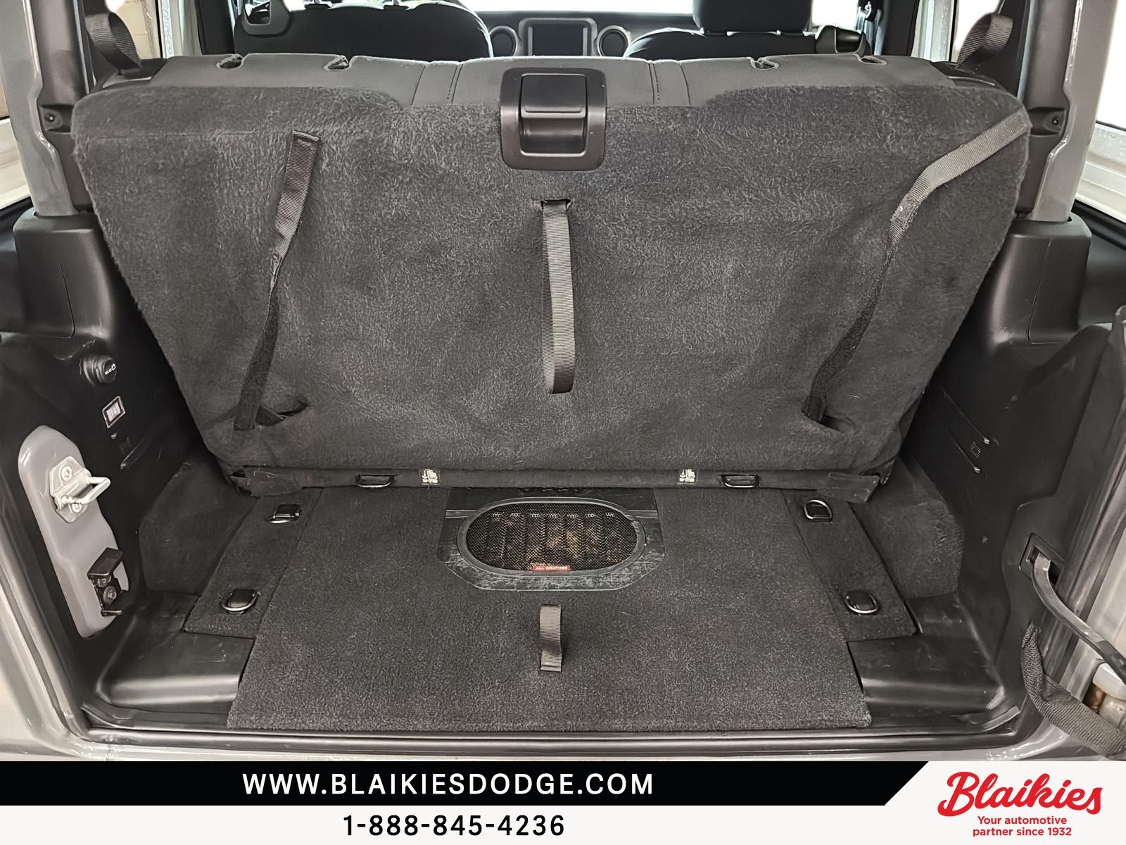 Photo 2021 Jeep Wrangler Sport S #6