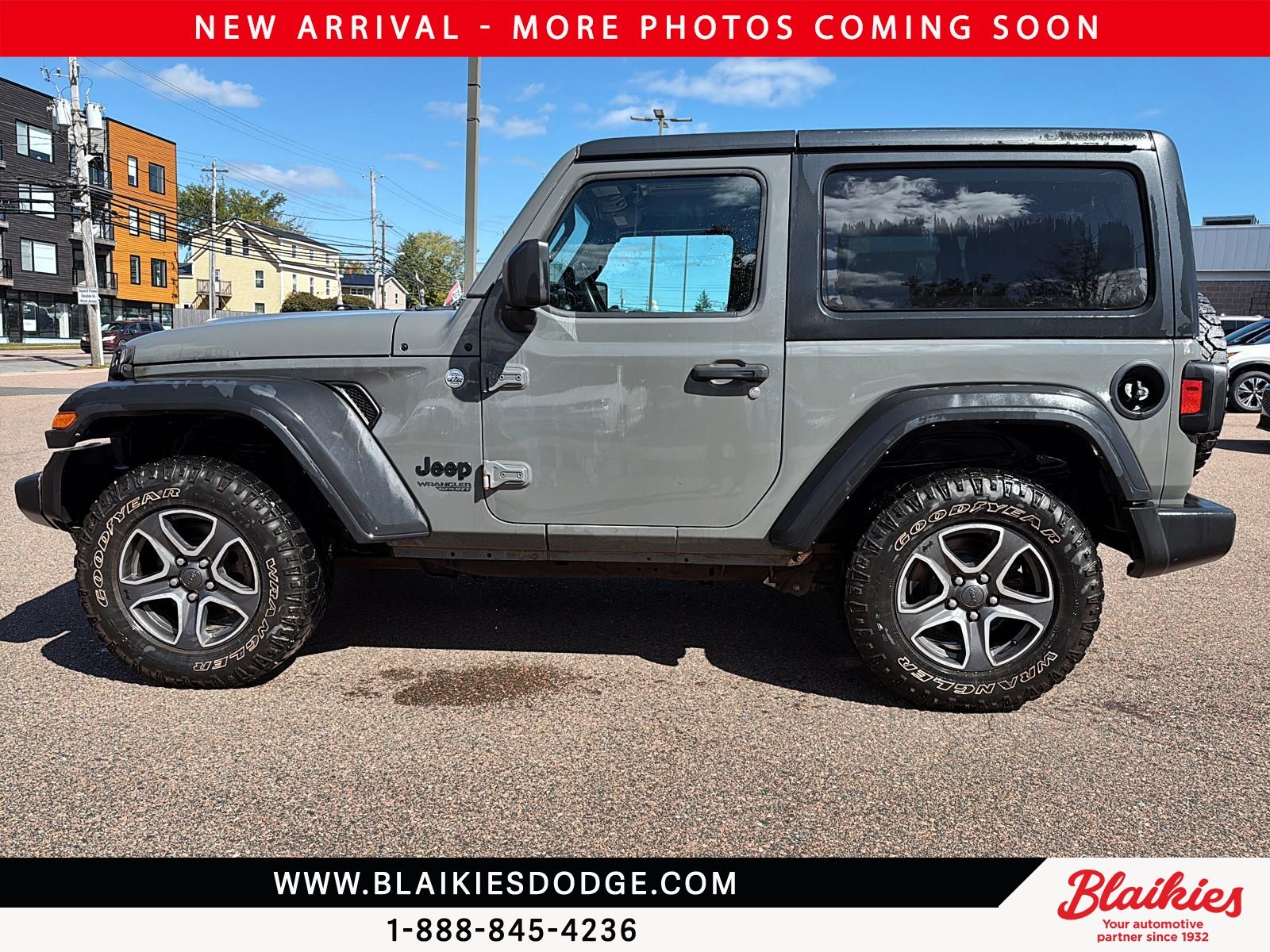 Photo 2021 Jeep Wrangler Sport S #2
