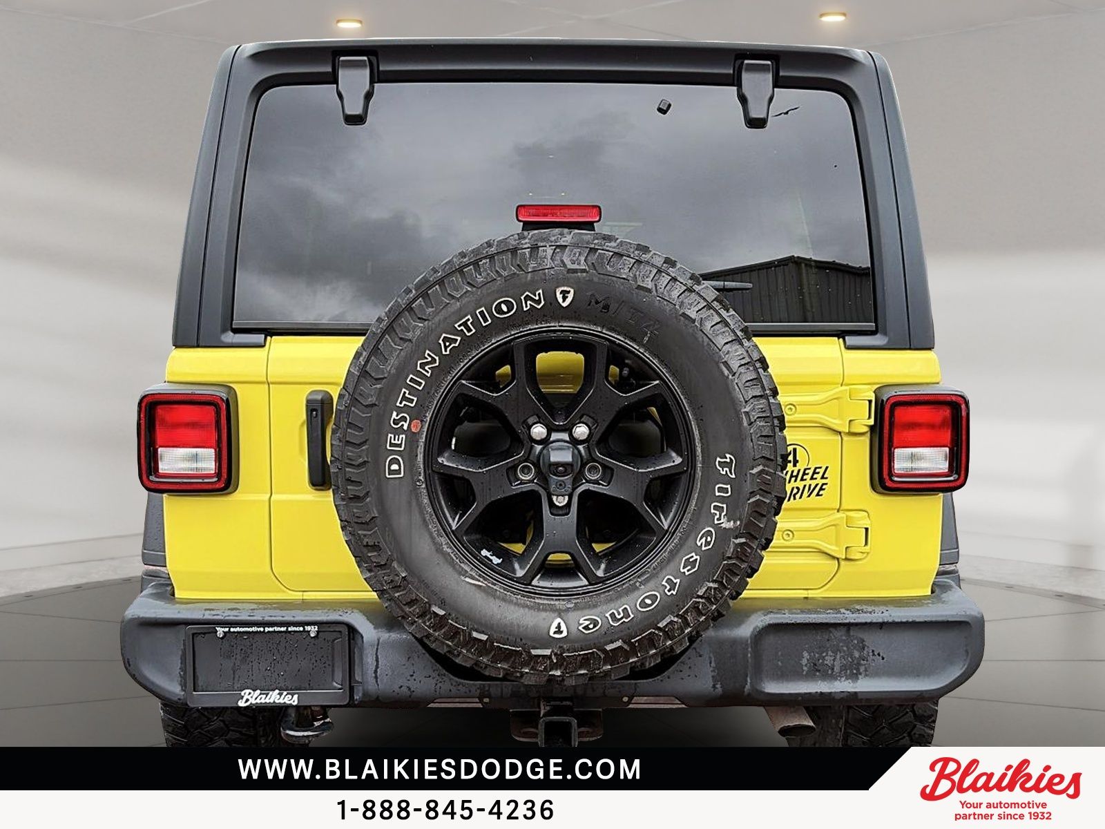Photo 2023 Jeep Wrangler Willys #3