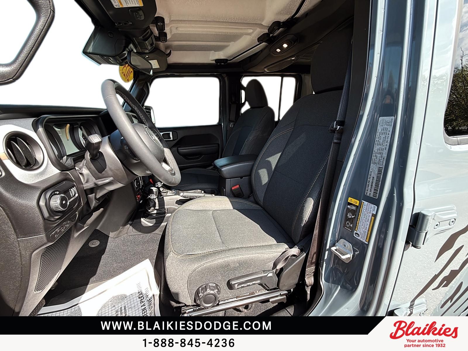 Photo Jeep Wrangler Willys 2025 #8