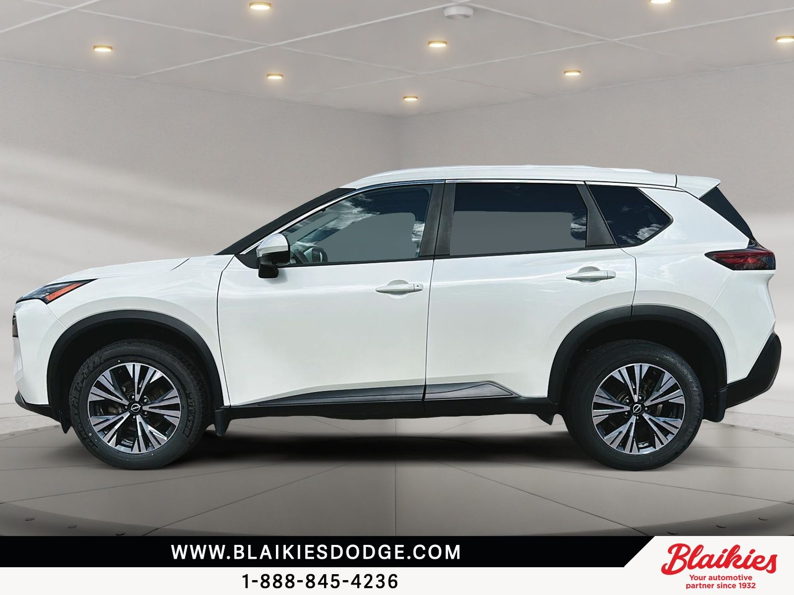 Photo 2023 Nissan Rogue SV Moonroof #4