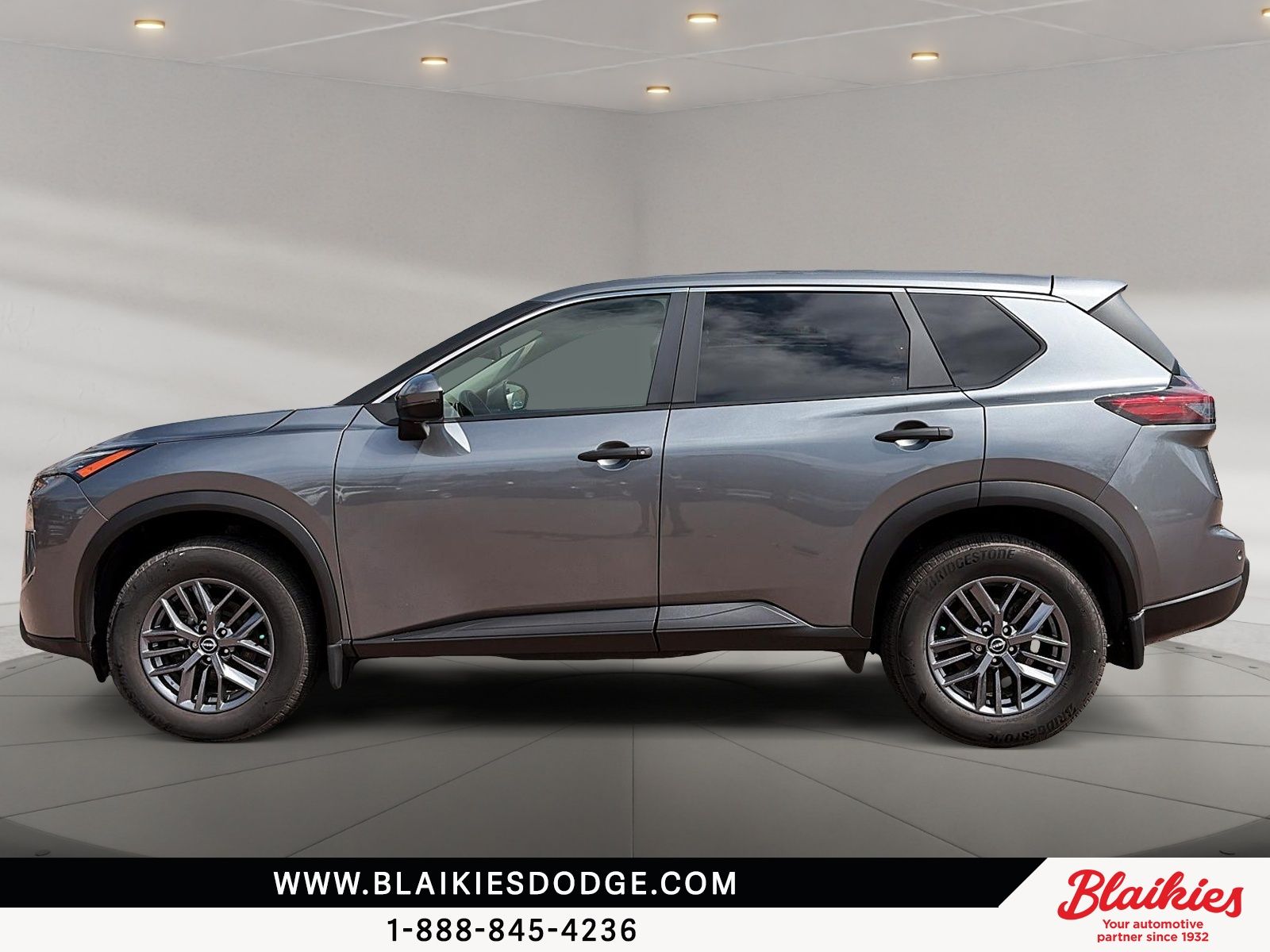Photo 2024 Nissan Rogue S #5