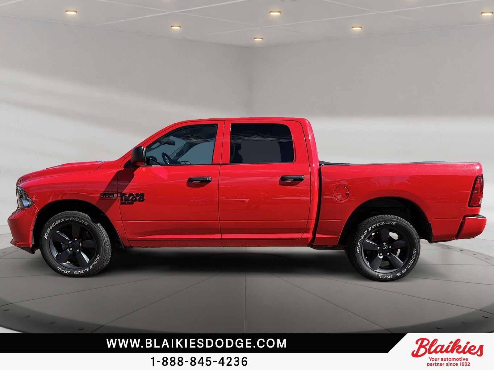 Photo 2022 Ram 1500 Classic Express #5