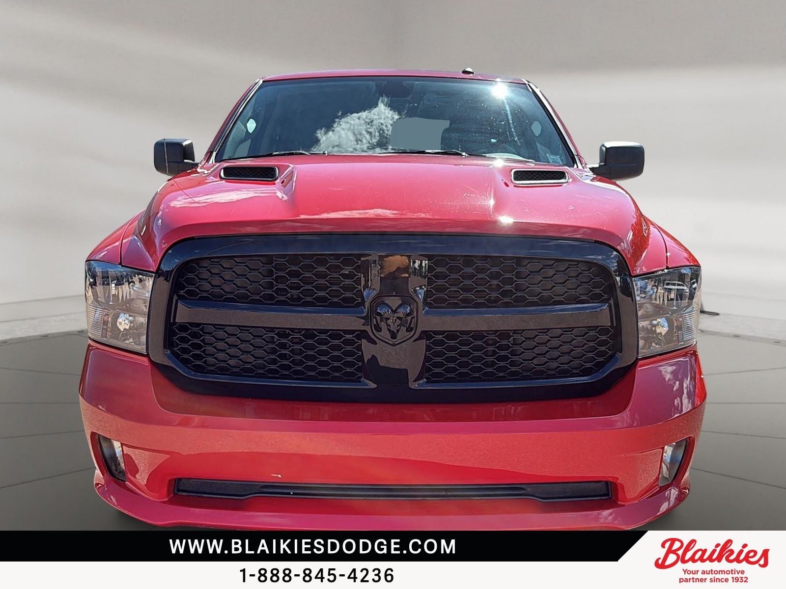 Photo 2022 Ram 1500 Classic Express #2