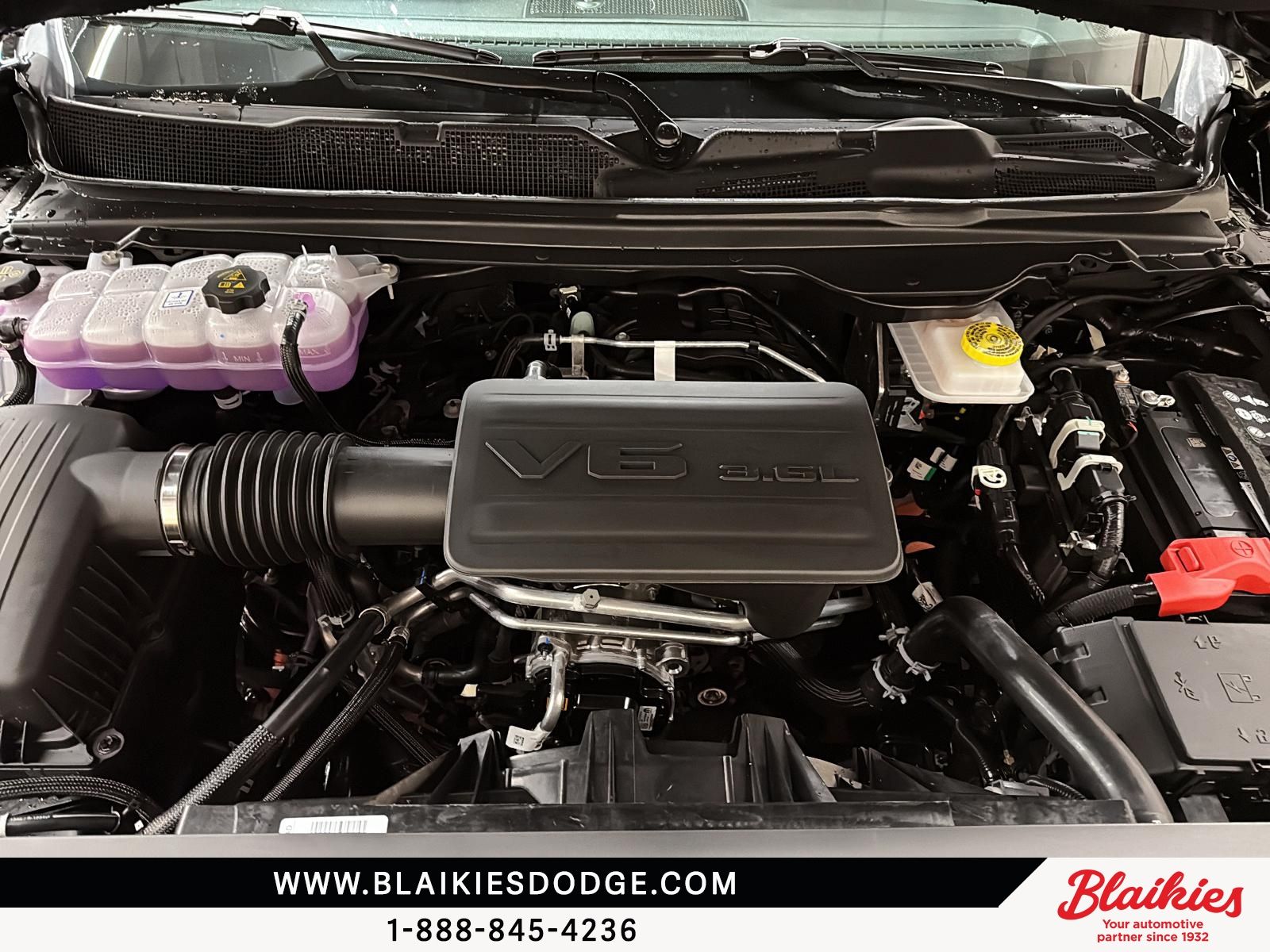 Photo Ram 1500 EXPRESS 2026 #8