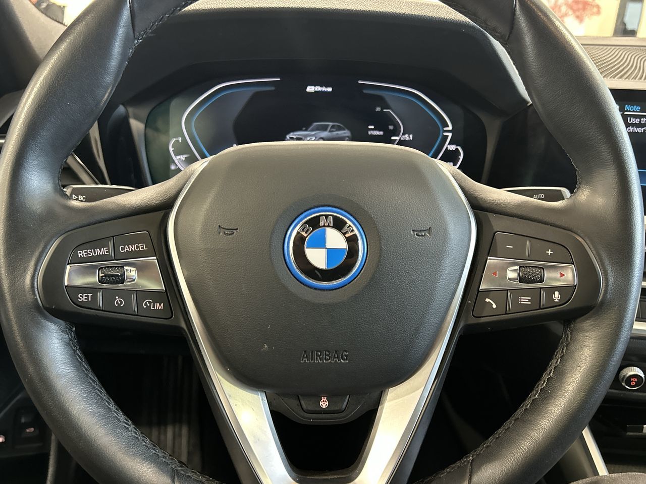 2022 BMW 330e