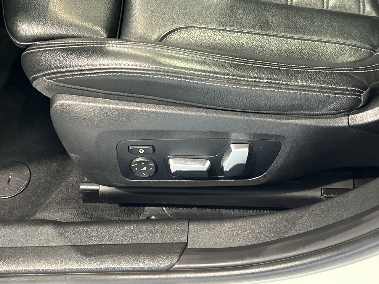 2021 BMW 330i