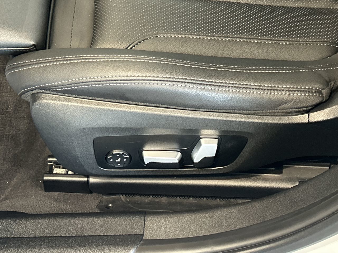 BMW 330i  2023 à Aurora, Ontario