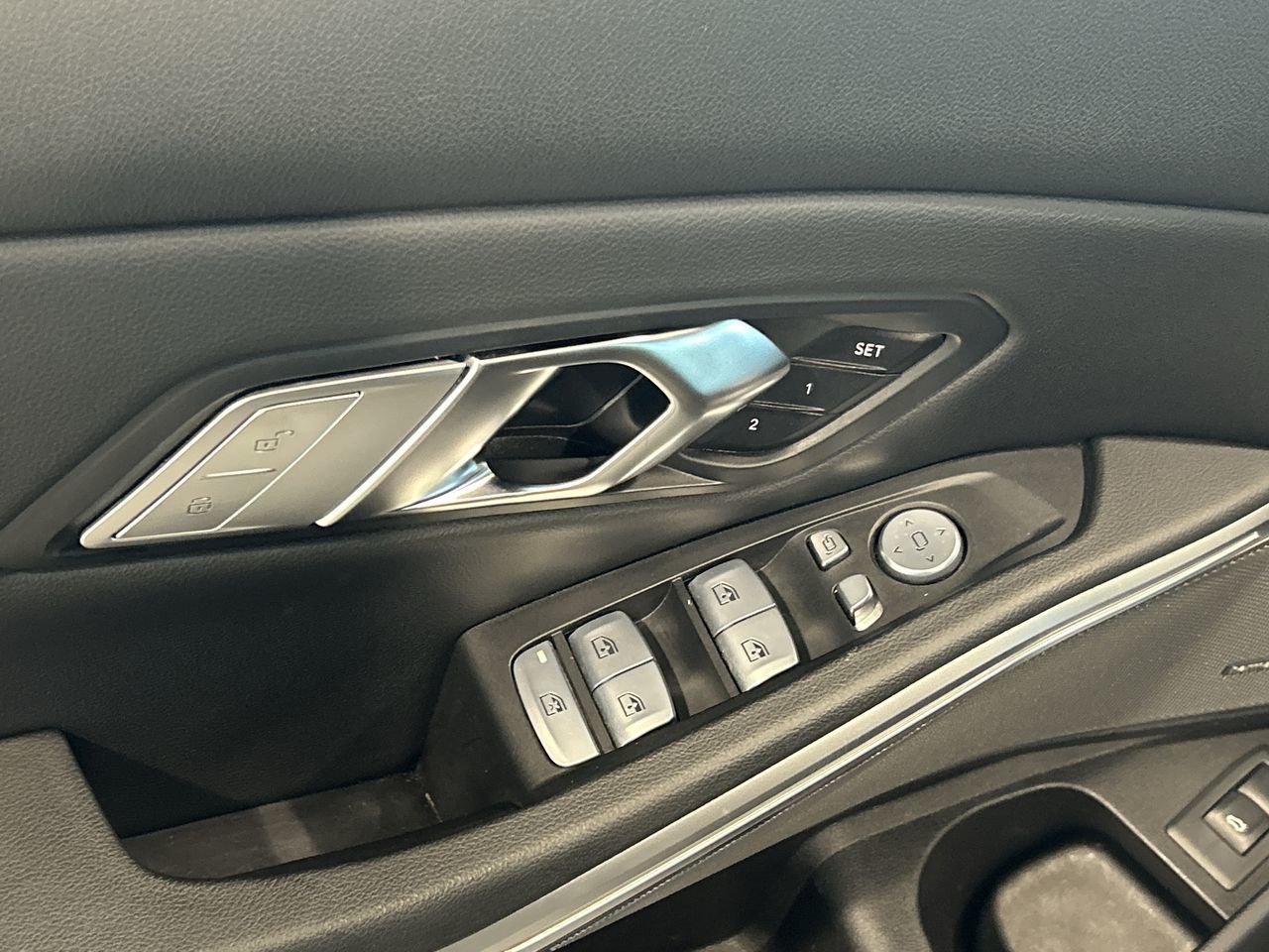 2023 BMW 330i