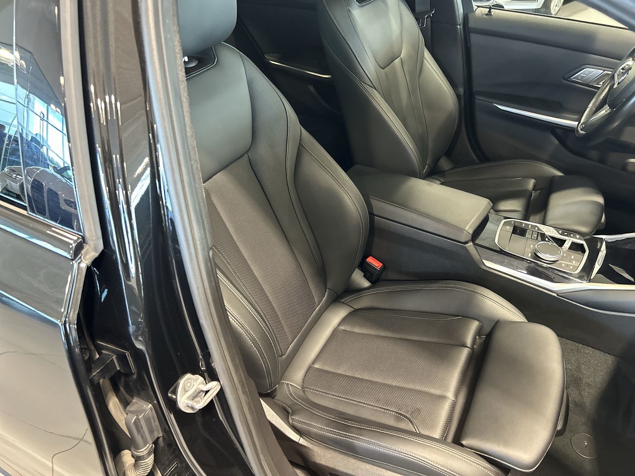2023 BMW 330i